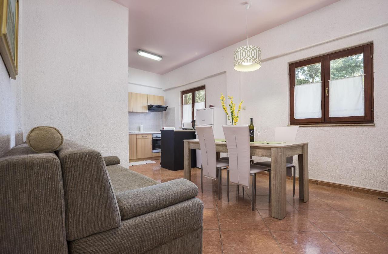 Karmelo Appartment Davorka Rovinj Exterior photo